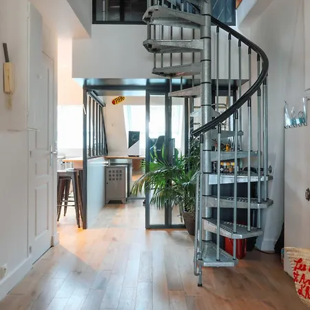 Charming Duplex Near Moulin Rouge Appartamento Parigi